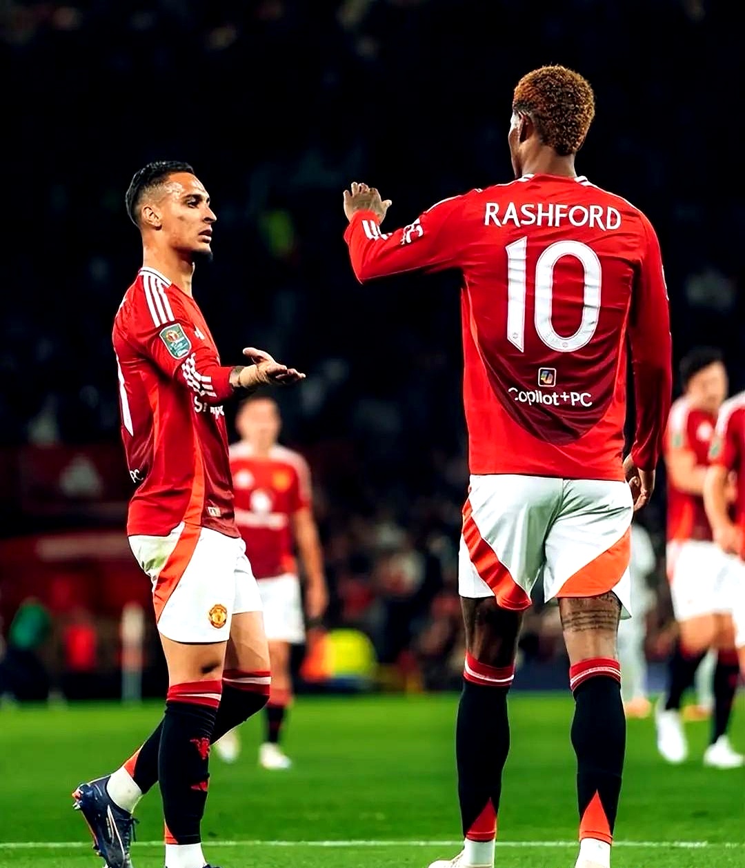 包含今夜曼联备战全明星赛;造点机会细节曝光;更衣室稳定;训练强度明显提升的词条 包含今夜曼联备战全明星赛;造点机会细节曝光;更衣室稳定;训练强度明显提升的词条