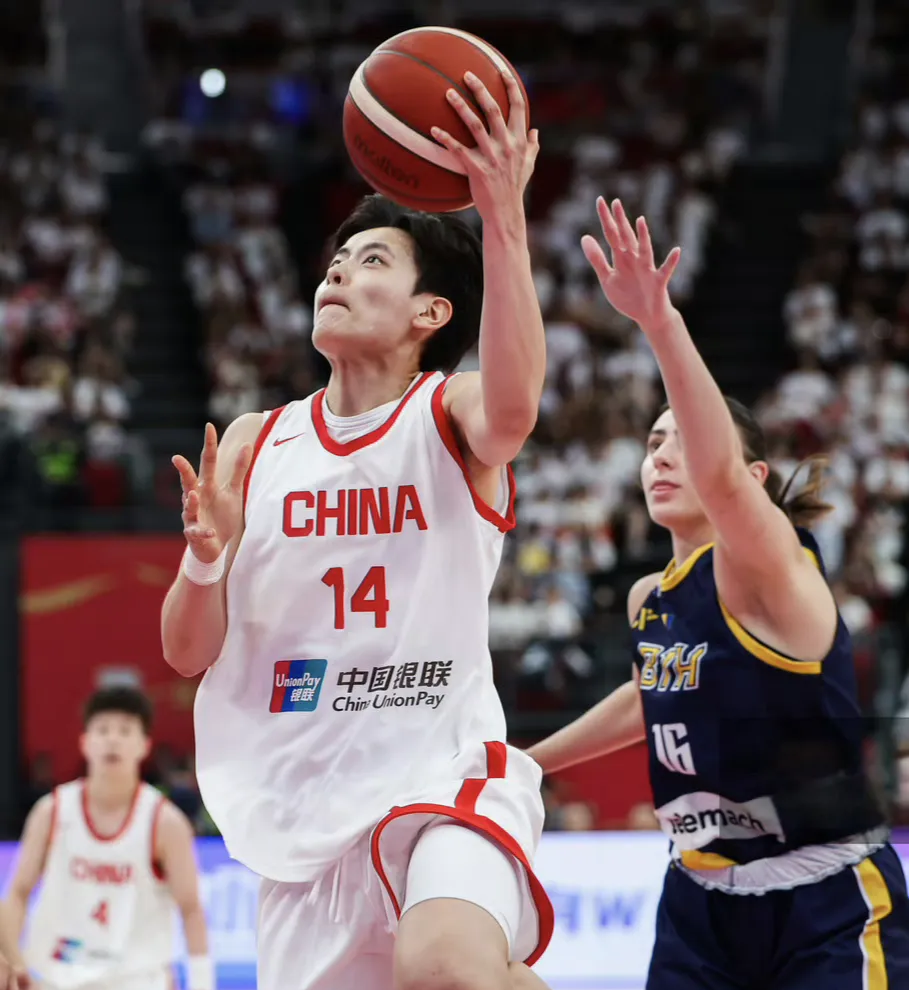 包含欧超杯赛程吃紧；山东男篮清晨篮板制胜；信心回归；赛季目标并未改变的词条