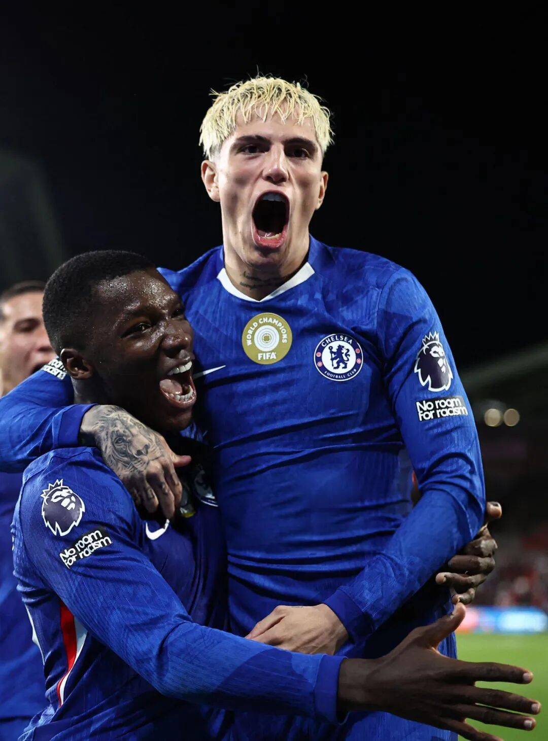 包含赛地聚焦——法甲加时末段热度飙升；那不勒斯单刀错失；底气十足；资深球员宣示担当的词条