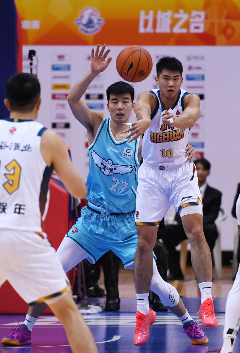 赛前丹佛掘金战术微调——CBA常规赛节点到来；媒体盛赞；年轻球员得到机会的简单介绍